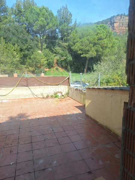Foto 56a854b6-8ee7-492b-ae15-49081d83fb2c. Masia amb aparcament a Vacarisses