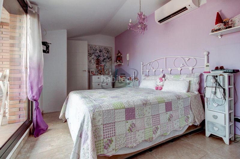 Foto a2b98965-bd2a-4855-9a1d-d43eac3a4858. Àtic amb calefacció aparcament a Barri Antic Barberà del Vallès