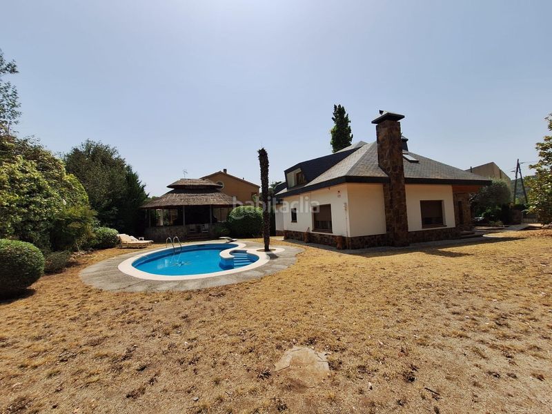 Foto bcebc2f3-e597-4f5e-a811-ae1fa714fb31. Casa amb calefacció aparcament piscina a Airesol Castellar del Vallès