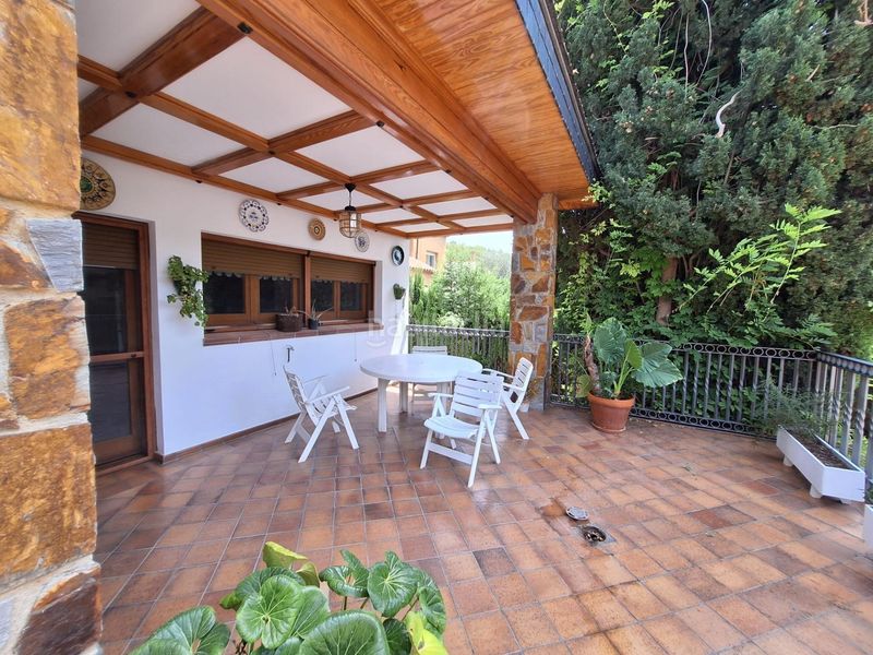 Foto 00cb32c6-d317-47c1-85a4-99ca113da3cd. Casa amb calefacció aparcament piscina a Airesol Castellar del Vallès