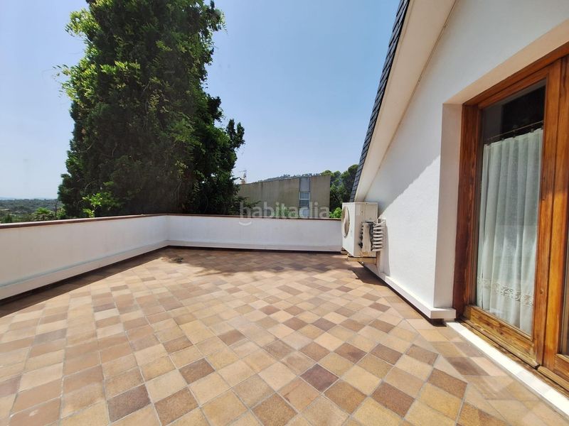Foto 91ed0525-5102-46f4-8378-56cc44c35241. Casa amb calefacció aparcament piscina a Airesol Castellar del Vallès