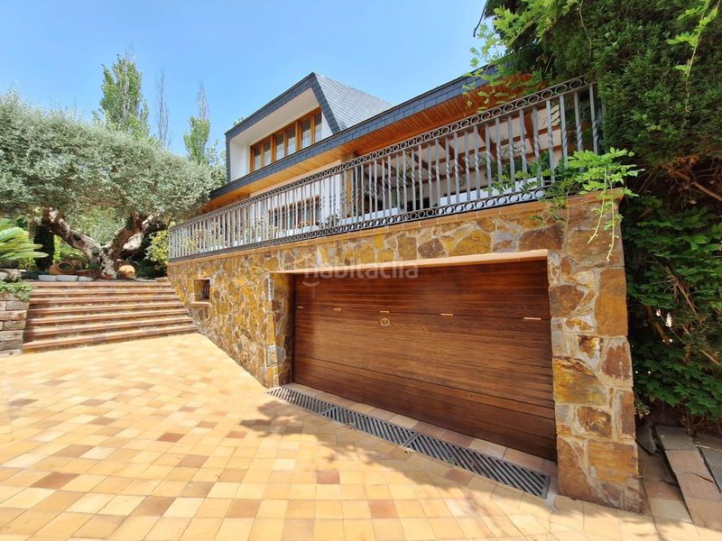Foto 968aca42-e9d9-48db-9a6e-8771c18a24b0. Casa amb calefacció aparcament piscina a Airesol Castellar del Vallès