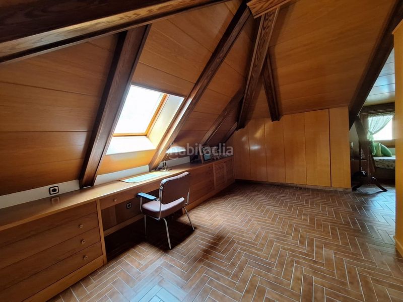 Foto a648377d-a61c-45b7-ab6d-118f4a9f5d0c. Casa amb calefacció aparcament piscina a Airesol Castellar del Vallès