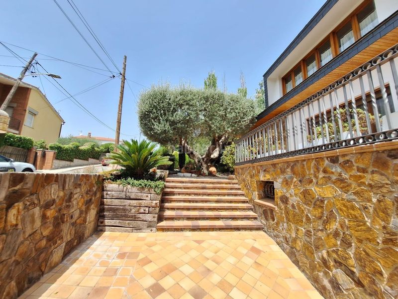 Foto c8fec292-273b-4759-bd01-46b86972d004. Casa amb calefacció aparcament piscina a Airesol Castellar del Vallès