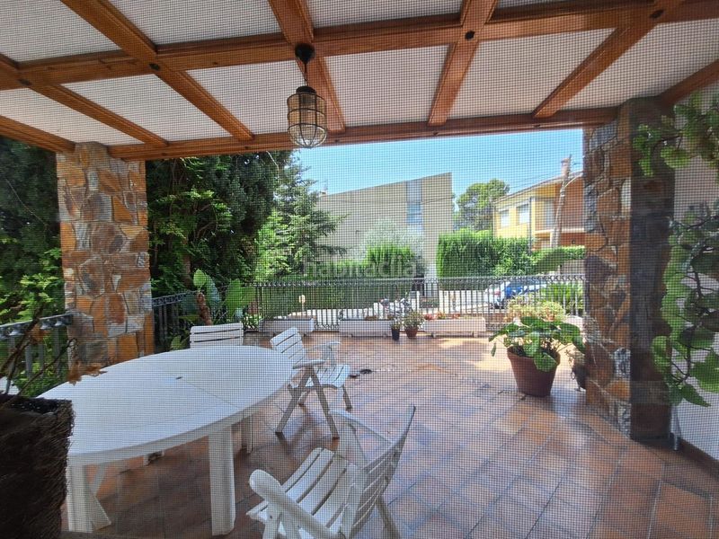 Foto f7882d10-4d54-40f4-91fe-c9fcdff14d6c. Casa amb calefacció aparcament piscina a Airesol Castellar del Vallès
