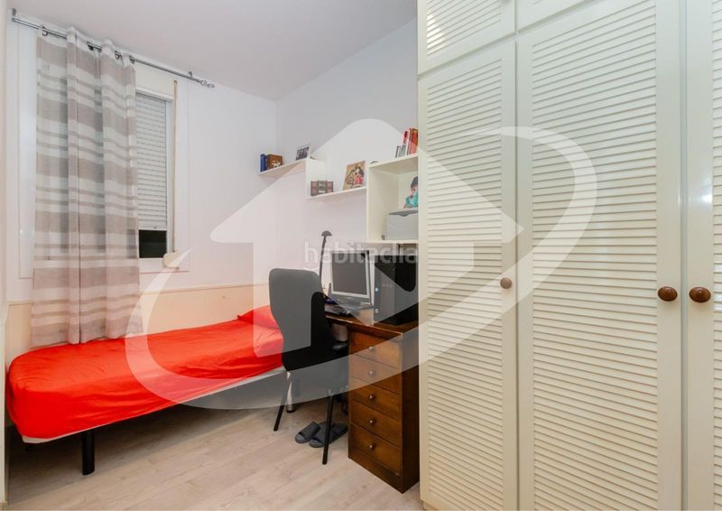 Foto 048e332d-8de0-4773-812d-306649d84c99. Pis amb calefacció aparcament a Sants Barcelona