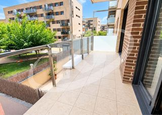 Appartement  Carrer de copenhaguen. Piso en can llong con zona comunitaria para entrar a vivir