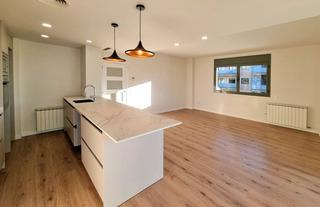 Miete Etagenwohnung in Volpelleres. Espectacular piso mejor que nuevo con terraza esquinera de 25m2