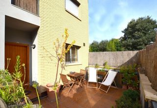 Location Maison jumelée  Passeig de la floresta. Acogedora junto ffcc la floresta