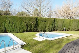 Miete Dachwohnung  Carrer de ferran soldevila. Dúplex con piscina junto ffcc