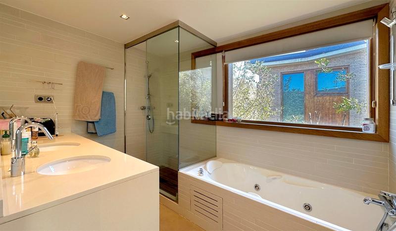 Foto 7df0e696-85de-49f1-a643-8ced0803d55f. Chalet mit kamin heizung parking pool in Golf-Can Trabal Sant Cugat del Vallès