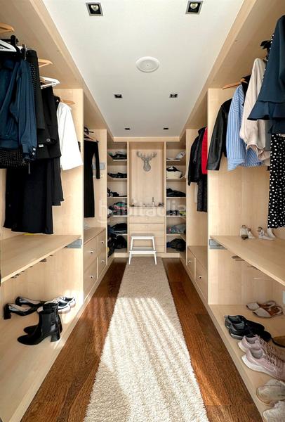 Foto 2dc0473c-2c2e-4205-9652-c70fa427f3e5. Chalet con camino riscaldamento parcheggio piscina in Sant Cugat del Vallès