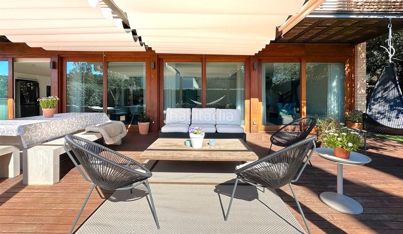 Foto 840abd13-498e-4423-9b00-945fa9d34090. Xalet amb xemeneia calefacció aparcament piscina a Sant Cugat del Vallès