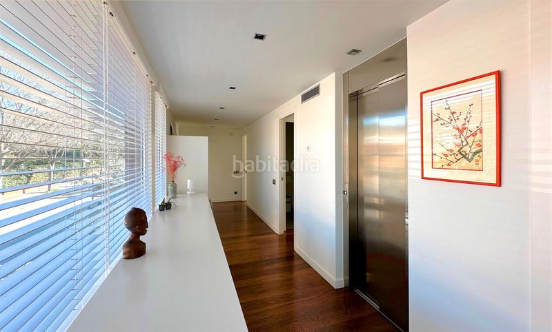 Foto 96c53185-70b7-47b4-8992-5fc1d5a94758. Xalet amb xemeneia calefacció aparcament piscina a Sant Cugat del Vallès