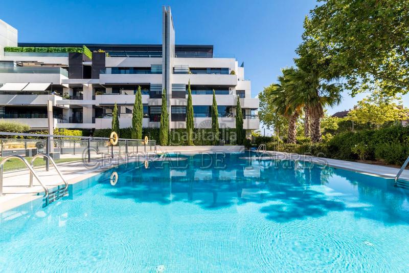 Foto 13629675-0feb-4f04-bb73-30e354b4cb25. Rent penthouse with heating parking pool in Valdepastores-Las Encinas Boadilla del Monte