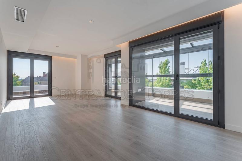 Foto 565dcf4f-6a18-4491-a12e-cc0c557b2f3c. Rent penthouse with heating parking pool in Valdepastores-Las Encinas Boadilla del Monte