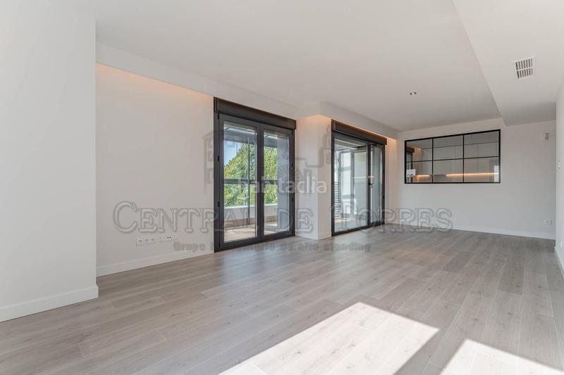 Foto 6262779d-1545-46a6-956c-321d4e3e1a88. Rent penthouse with heating parking pool in Valdepastores-Las Encinas Boadilla del Monte