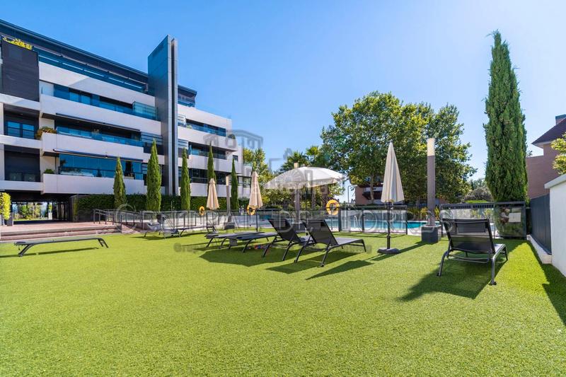 Foto 656accd2-4623-4ac2-9894-ad497cbba4d3. Rent penthouse with heating parking pool in Valdepastores-Las Encinas Boadilla del Monte