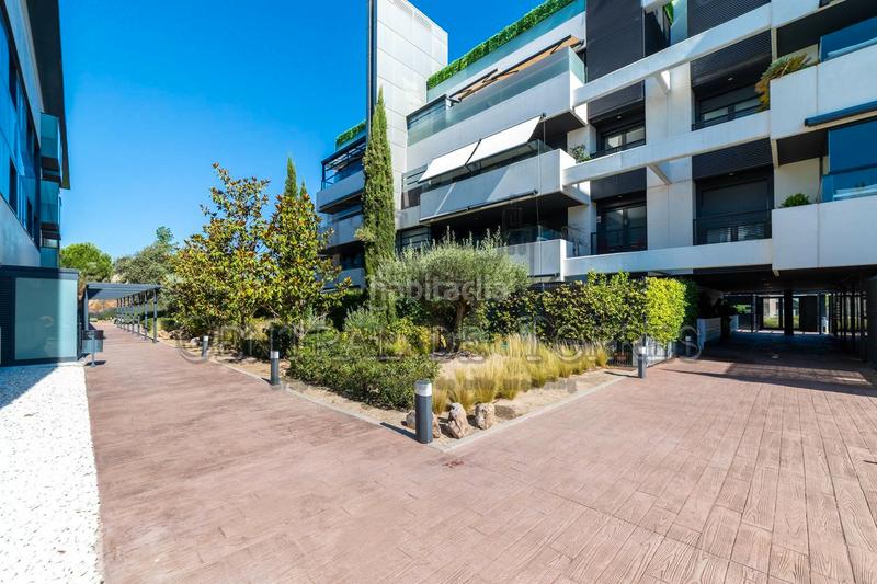 Foto 9907bd78-af54-4218-802c-04dbce4e7e90. Rent penthouse with heating parking pool in Valdepastores-Las Encinas Boadilla del Monte