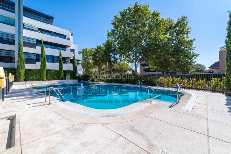 Foto fff56110-7249-4399-bf7b-ddd8a5bb4331. Rent penthouse with heating parking pool in Valdepastores-Las Encinas Boadilla del Monte