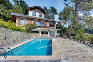 Lloguer Casa a La Floresta. Estilo nórdico en pleno parc de collserola