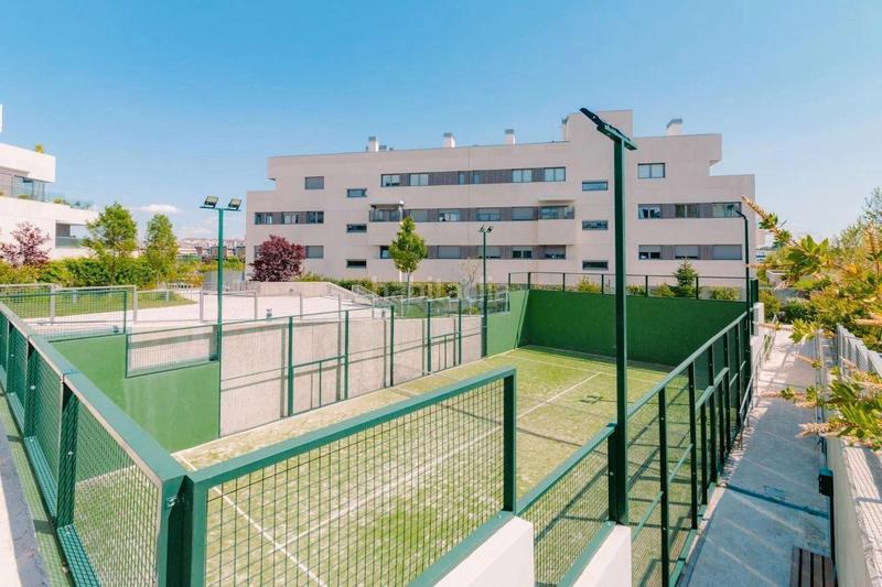 Foto d03deac1-00f7-4337-81ba-7ab7a5479168. Lloguer planta baixa amb calefacció aparcament piscina a Boadilla del Monte