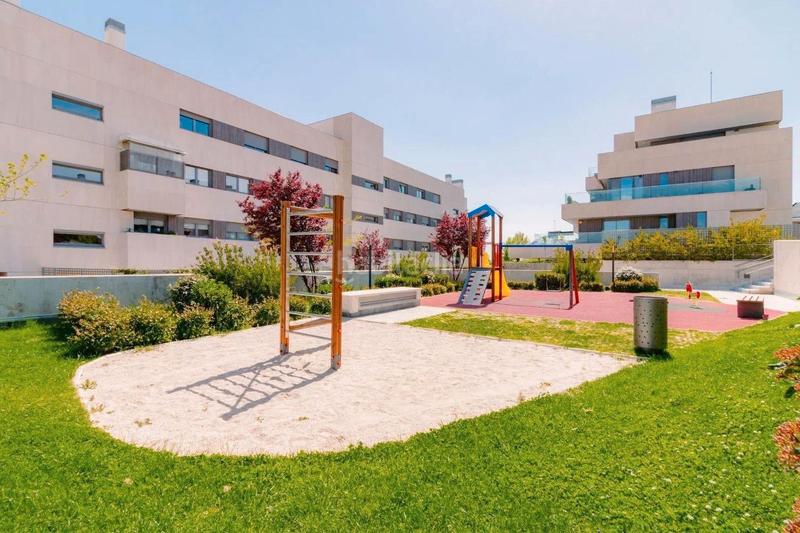 Foto a0331f84-a890-45f4-b47a-f5d75e2c16e9. Lloguer planta baixa amb calefacció aparcament piscina a Boadilla del Monte