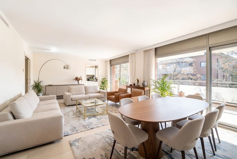 Foto 78148438-a86b-4460-9bb2-ebf3aed9f736. Àtic amb xemeneia calefacció aparcament piscina a Sant Cugat del Vallès