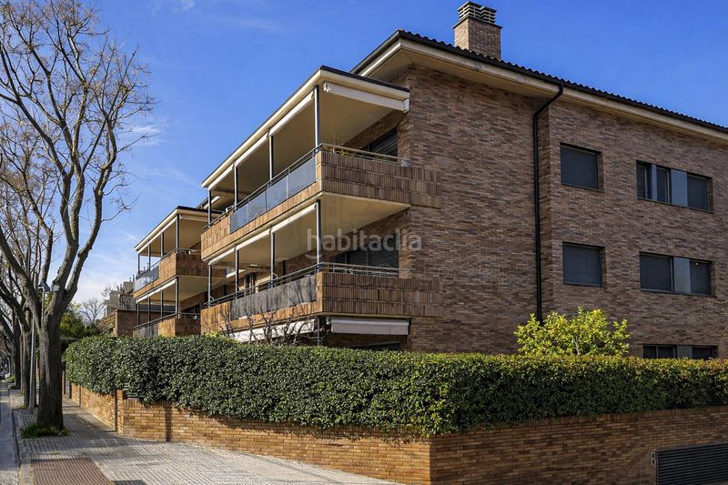 Foto bc831e2c-2b0a-4816-b312-ccd5cbd1a9c6. Àtic amb xemeneia calefacció aparcament piscina a Sant Cugat del Vallès