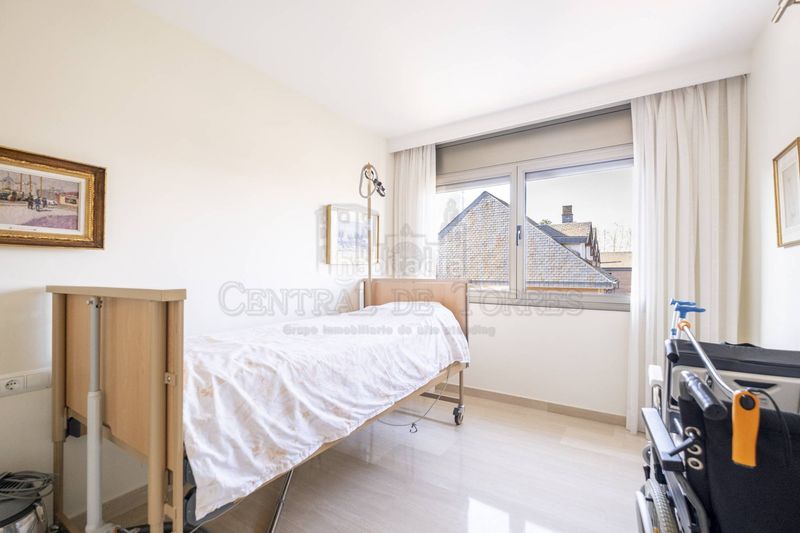 Foto d2977091-5448-48bf-a5ab-483b25c45cff. Àtic amb xemeneia calefacció aparcament piscina a Sant Cugat del Vallès