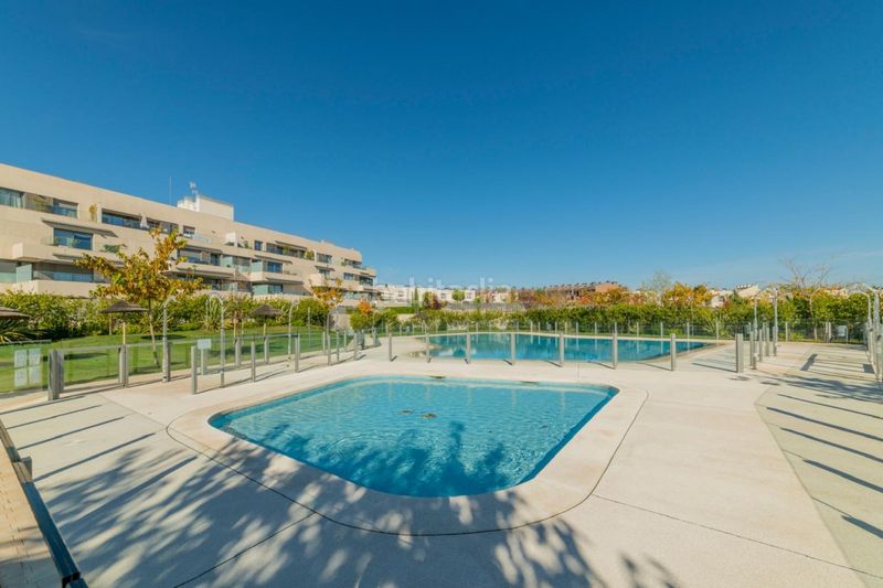 Foto 1670d68c-e811-4658-9831-ff6f44bc1324. Lloguer planta baixa amb calefacció aparcament piscina a Boadilla del Monte