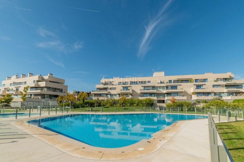 Foto 9ec14681-f5f0-47dc-b23c-22a521aab389. Lloguer planta baixa amb calefacció aparcament piscina a Boadilla del Monte