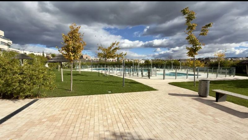 Foto ca58c641-fd64-4951-80a6-07f96367607b. Lloguer planta baixa amb calefacció aparcament piscina a Boadilla del Monte