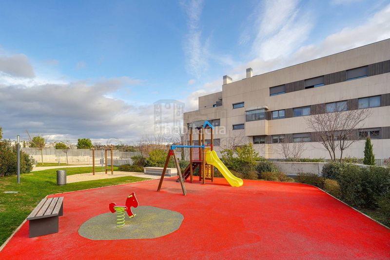 Foto ff752f89-a143-422e-b10d-033d336e6ed7. Lloguer planta baixa amb calefacció aparcament piscina a Boadilla del Monte
