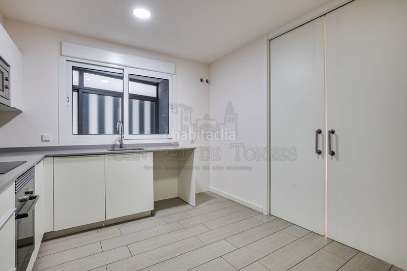 Foto 4c8b8d38-d33a-4575-a025-5bb1328fde2c. Ground floor with heating parking pool in Turó de Can Mates Sant Cugat del Vallès