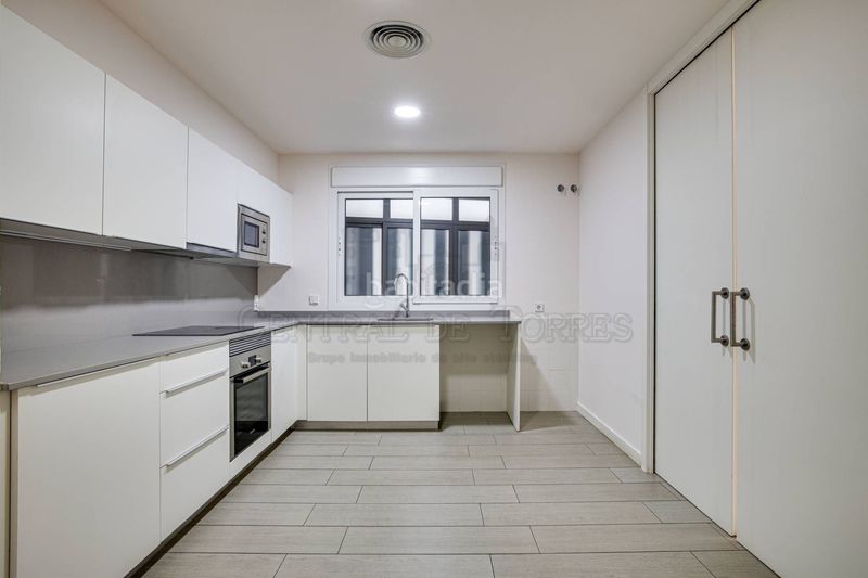 Foto b45a288f-9d12-46d5-b873-cc10be19b7e8. Ground floor with heating parking pool in Turó de Can Mates Sant Cugat del Vallès