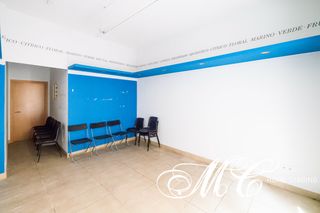 Location Local commercial  Carrer major. Pequeño local bien situado