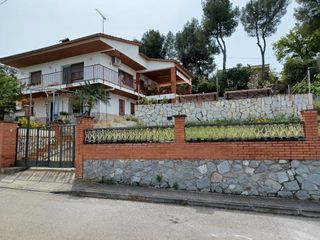 Haus  Carrer sant jordi. Casa con vistas a montserrat