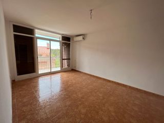 Alquiler Piso  Carrer anoia. Piso impecable