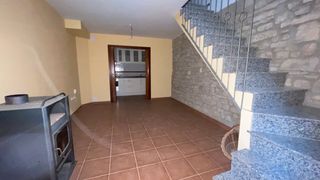 Casa in Carrer pou (del), 7. Casa nova a estrenar