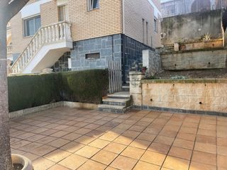 Casa en Castellnou-Can Mir-Can Sol. Casa con bodega en valles park!!