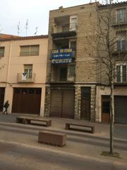 Residence without tenants  Avinguda raval del carme. Edifici per reformar